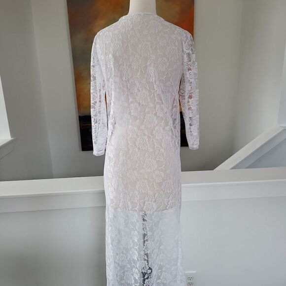 White lace cover up O/S - Picture 2 of 3